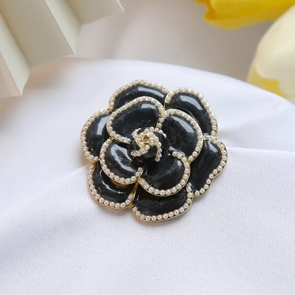 Women’s Black Camellia Brooch Faux Pearl Camellia Flower Scarf Clips Pin Corsage